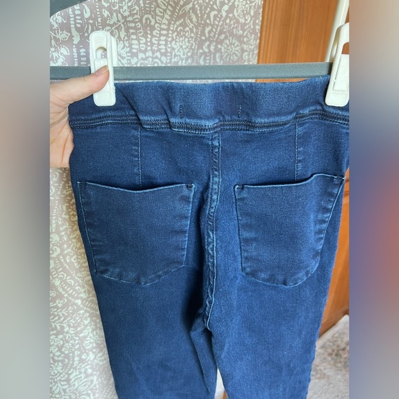 Free People Denim Jeggings in Medium Wash with Distressed Ankle No Button - Picture 5 of 6